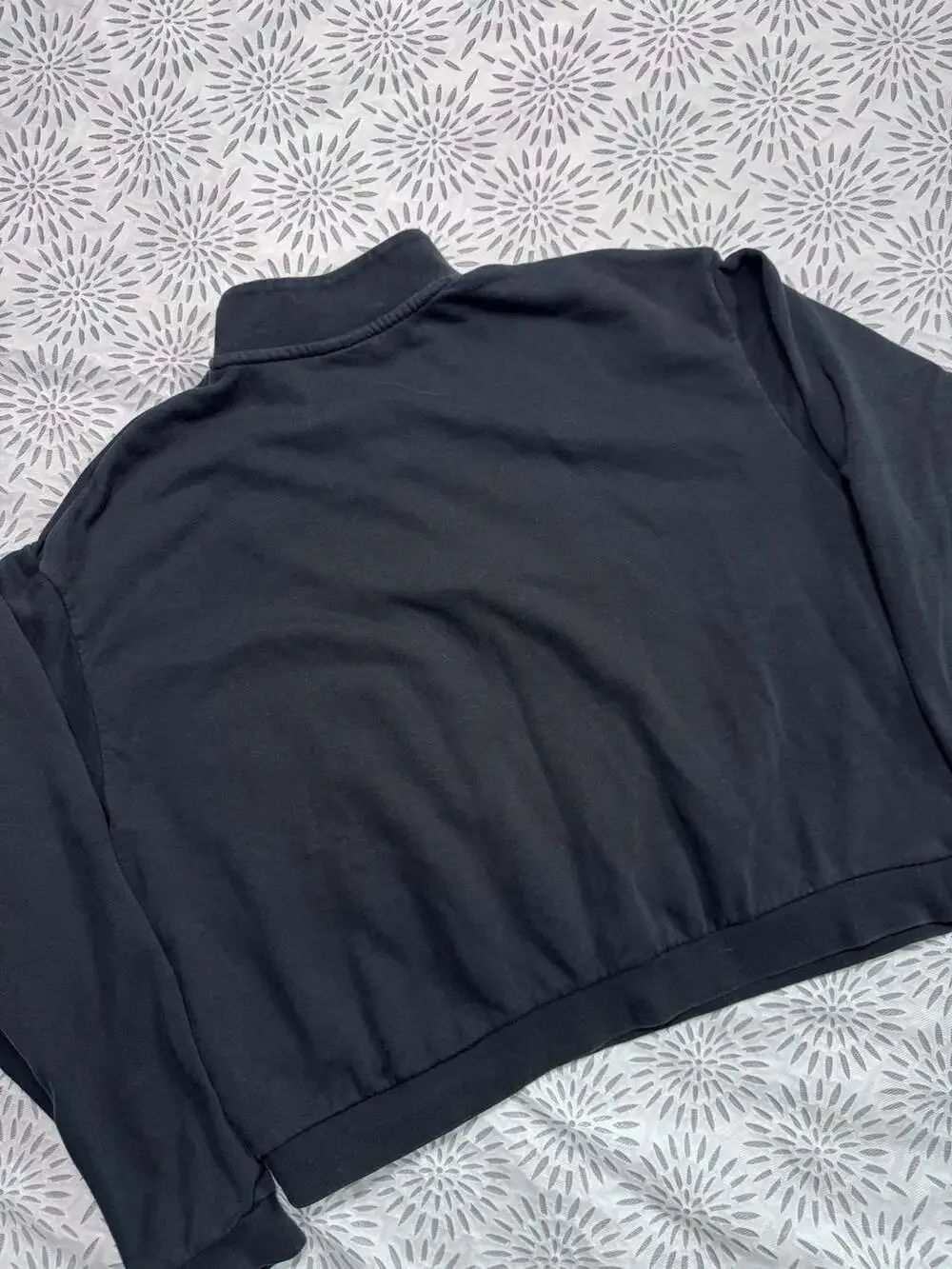Nike Women's L Black and Gold 1/4-Zip Cropped Sweatshirt DC5501-010